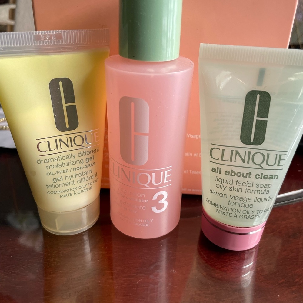 Clinique 3-Step Skincare Set for Combination Oily Skin –Travel Size – Macy’s NEW - Picture 2 of 8